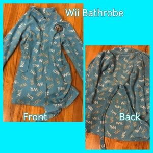 Vintage Kids Bathrobe Wii Logo